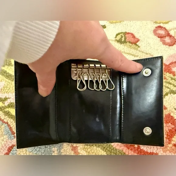 PRADA Unisex Tessuto White Nylon Six-Key Holder With Black Patent Interior - Picture 14 of 16